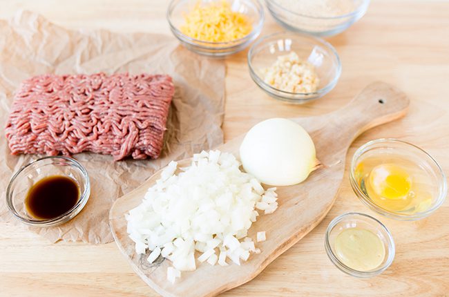 Low-Carb Cheeseburger Skewers