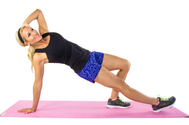 girl doing crabtwist exercise girl doing crabtwist exercise for beginner ab workout plan