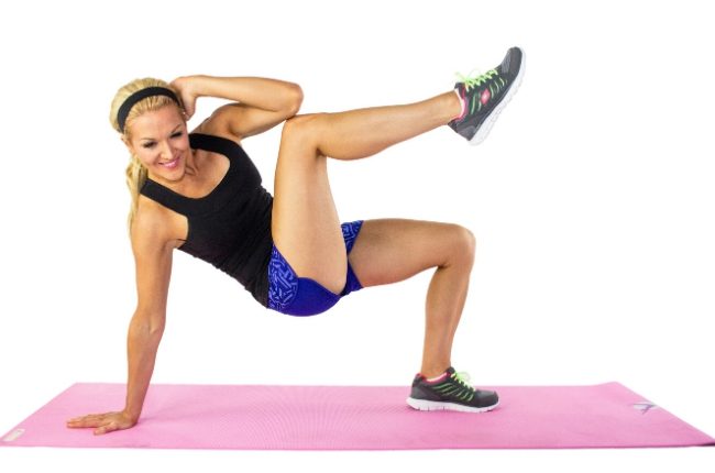 girl doing crab twist exercise Easy exercise for lean abs